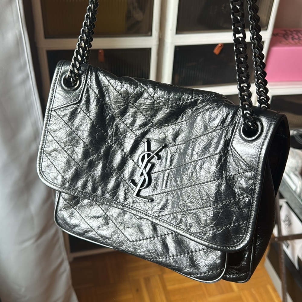Saint Laurent black leather 🖤 Niki bag